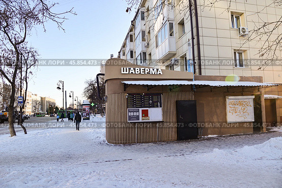 Шаверма. Кафе быстрого питания восточной кухни. Город Тюмень. Улица Республики. Стоковое фото, фотограф Александр Тараканов / Фотобанк Лори