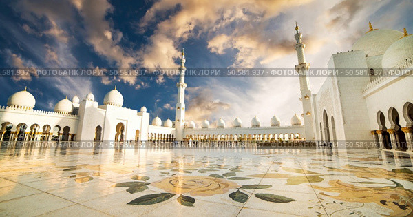 Sheikh Zayed Grand Mosque in Abu Dhabi. Sheikh Zayed Grand Mosque. Стоковое фото, агентство Ingram Publishing / Фотобанк Лори