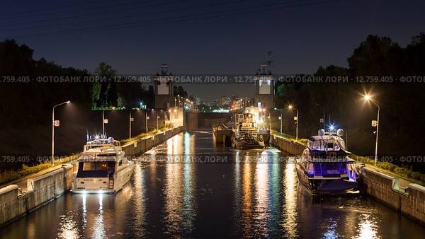 Шлюз канала им. Москвы №8 (2015 год). Редакционное фото, фотограф Донцов Евгений Викторович / Фотобанк Лори