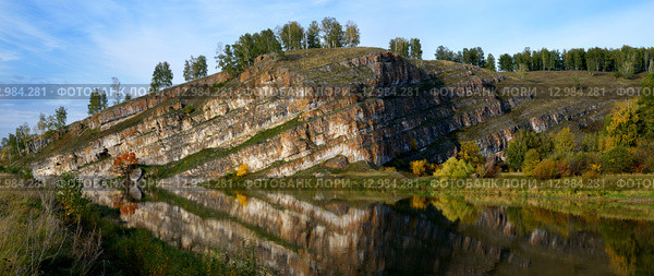 Скала на берегу реки Юрюзань. Салаватский район, Башкортостан. Стоковое фото, фотограф Сергей Костарев / Фотобанк Лори