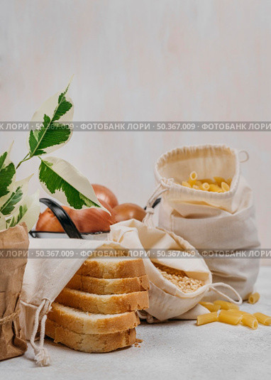 slices bread pantry food ingredients. Стоковое фото, агентство Ingram Publishing / Фотобанк Лори