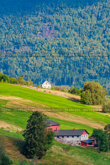 Small  houses at Olden, Norway.Olden is a village and urban area in the municipality of Stryn in Sogn og Fjordane county, Norway. Стоковое фото, фотограф Николай Коржов / Фотобанк Лори