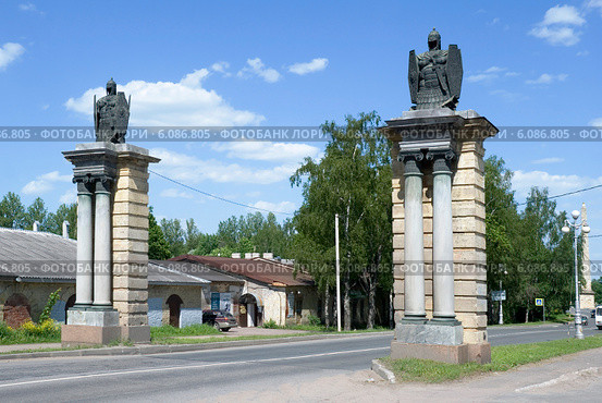 Смоленские (Двинские) ворота. Гатчина (2014 год). Редакционное фото, фотограф Александр Щепин / Фотобанк Лори