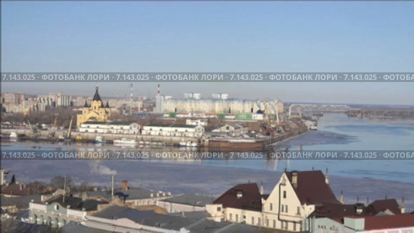 Собор святого Александра Невского и речной порт на берегу Оки (2015 год). Стоковое видео, видеограф Parmenov Pavel / Фотобанк Лори