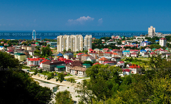 Сочи, Лазаревское, городская застройка в центре города (2013 год). Стоковое фото, фотограф glokaya_kuzdra / Фотобанк Лори