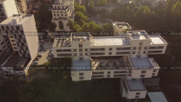Soviet Brutalism Bank of Georgia in Tbilisi Under the Sun. Стоковое видео, видеограф Поскребышев Михаил / Фотобанк Лори