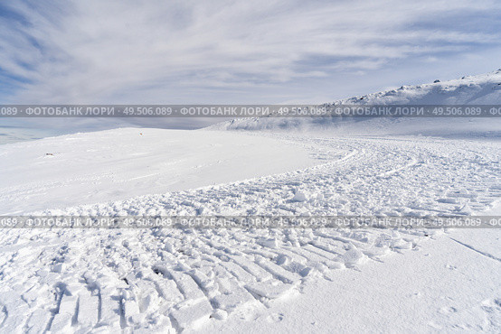 Spain, Andalusia, Granada. Ski resort of Sierra Nevada in winter, full of snow. Travel and sports concepts.. Ski resort of Sierra Nevada in winter, full of snow. Стоковое фото, агентство Ingram Publishing / Фотобанк Лори