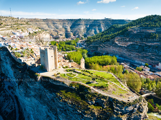 Spanish town of Alcala del Jucar (2019 год). Стоковое фото, фотограф Яков Филимонов / Фотобанк Лори
