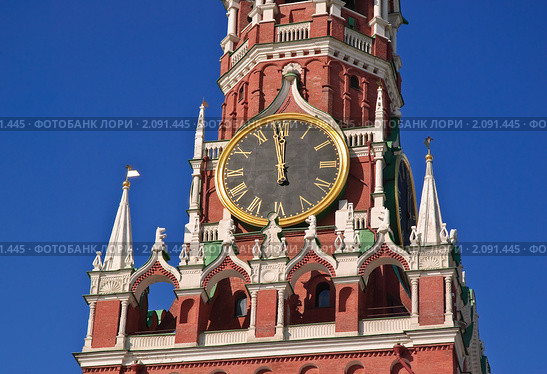 Спасская башня Московского Кремля. Кремлевские куранты (2010 год). Стоковое фото, фотограф Алёшина Оксана / Фотобанк Лори