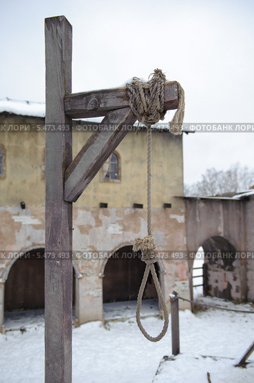 Средневековое орудие казни. Декорации (2014 год). Редакционное фото, фотограф Александр Овчинников / Фотобанк Лори