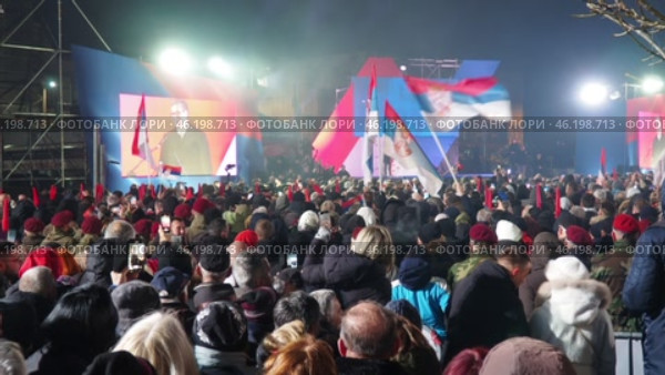 Sremska Mitrovica, Serbia 15.02.2025: Speech by Aleksandar Vucic, Serbian statesman and politician, President of the Republic of Serbia. Supporters gathered at rally, waving flags and chanting slogans (2017 год). Редакционное видео, видеограф Юлия Петровская / Фотобанк Лори