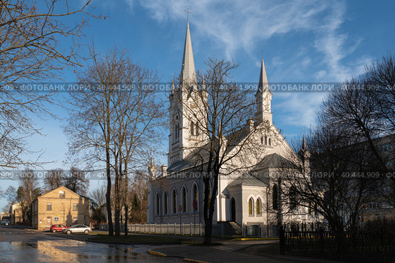 St. John's Lutheran Church — Protestant Church on a sunny day, Grodno, Belarus. Стоковое фото, фотограф Ula Ulachka / Фотобанк Лори