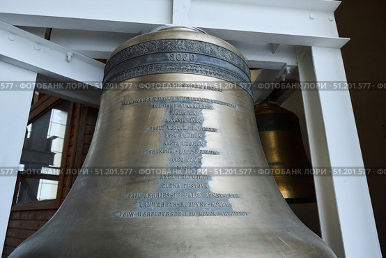 St. Petersburg, Russia - May 25, 2021: Peter and Paul Cathedral. A large gift bell from the Romanov Foundation. Редакционное фото, фотограф Наталия Кирсанова / Фотобанк Лори
