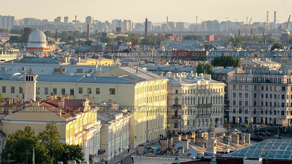 St. Petersburg, Russia, September 04, 2024: St. Petersburg roofs and shipyards top view. Редакционное фото, фотограф Igor Skripachev / Фотобанк Лори