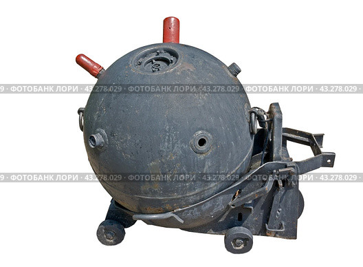Старая контактная морская мина на белом фоне. Naval mine from the second world war over a white/ Стоковая иллюстрация, иллюстратор Татьяна Д / Фотобанк Лори