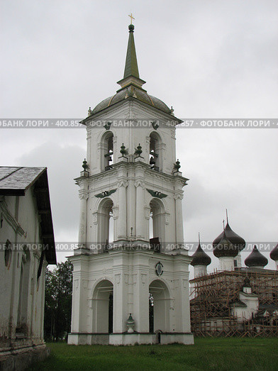 Старинная колокольня в г. Каргополе (2008 год). Стоковое фото, фотограф Беляева Наталья / Фотобанк Лори