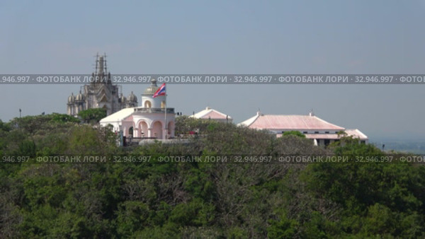 Старинная обсерватория на Королевском холме (Phra Nakhon Khiri). Пхетчабури, Таиланд (2018 год). Стоковое видео, видеограф Виктор Карасев / Фотобанк Лори