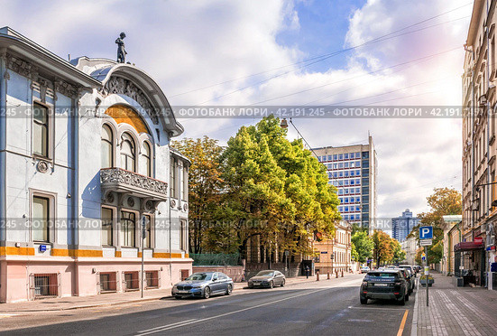 Старинные здания и особняки, особняк Миндовского, улица Поварская, Москва (2023 год). Редакционное фото, фотограф Baturina Yuliya / Фотобанк Лори