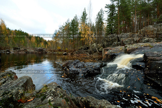 Старое русло реки Суна, водопад, поселок Гирвас, Республика Карелия. Стоковое фото, фотограф Юрий Фатеев / Фотобанк Лори