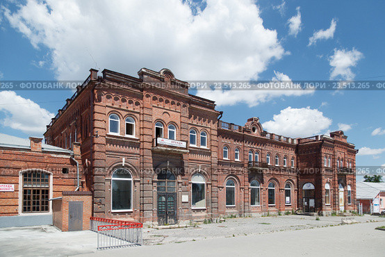 Старое здание на прощади Восстания. Таганрог (2016 год). Редакционное фото, фотограф Владимир Арсентьев / Фотобанк Лори