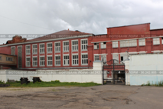 Старые производственные корпуса Дулевского фарфорового завода. Ликино-Дулево, Московская область (2015 год). Редакционное фото, фотограф Елена Орлова / Фотобанк Лори