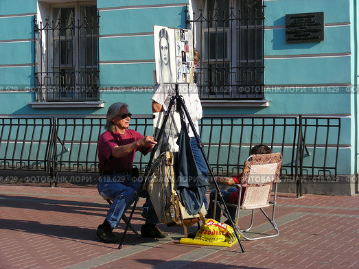 Старый Арбат. Художники (2008 год). Редакционное фото, фотограф lana1501 / Фотобанк Лори