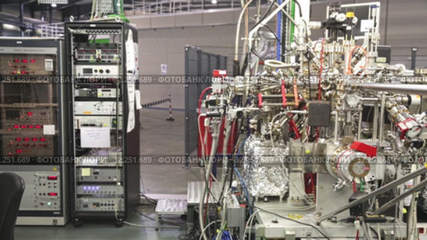Stations and modules in modern scientific experimental laboratory. Стоковое видео, видеограф Яков Филимонов / Фотобанк Лори