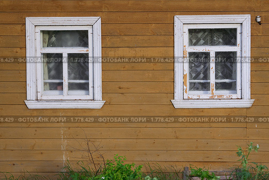 Стена с окнами. Стоковое фото, фотограф Дмитрий Грушин / Фотобанк Лори