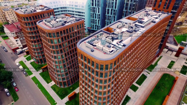 Строительство жилого района, Москва. Съемка с квадрокоптера (2015 год). Стоковое видео, видеограф Сергей Полетаев / Фотобанк Лори
