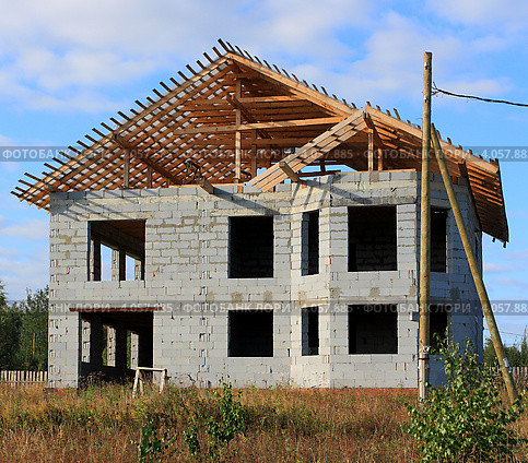 Строится хороший дом из газозолоблоков (2012 год). Стоковое фото, фотограф Анатолий Матвейчук / Фотобанк Лори