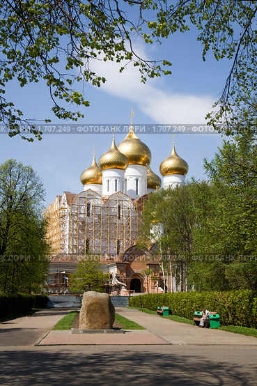 Строящийся собор Успения Пресвятой Богородицы. Ярославль (2010 год). Стоковое фото, фотограф Николай Винокуров / Фотобанк Лори