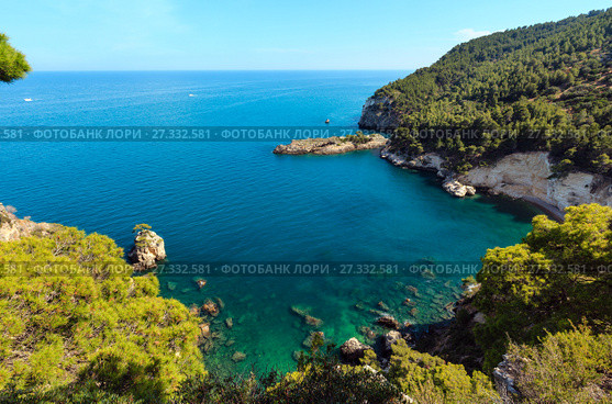 Summer coast Cala di Porto Greco, Gargano, Puglia, Italy (2017 год). Стоковое фото, фотограф Юрий Брыкайло / Фотобанк Лори