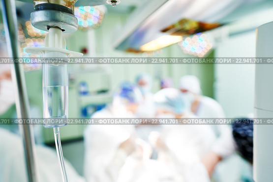 surgery and surgical operation. Mediacal dropper with anesthetics. Стоковое фото, фотограф Дмитрий Калиновский / Фотобанк Лори