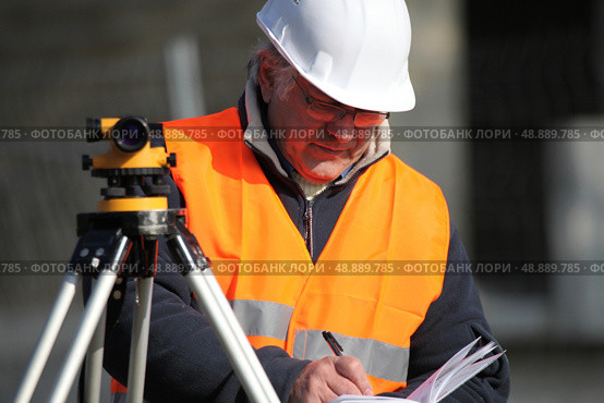 surveyor working. Стоковое фото, агентство Ingram Publishing / Фотобанк Лори