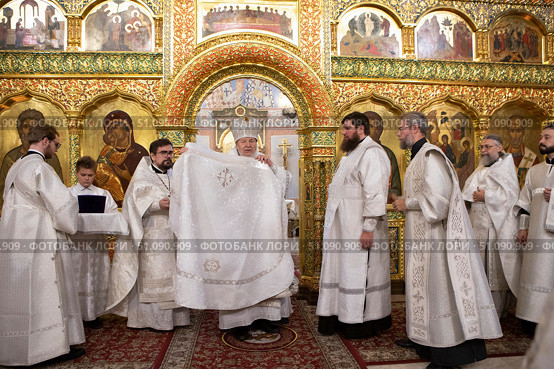 Священническая хиротония в Троицком соборе города Реутов. Редакционное фото, фотограф Дмитрий Неумоин / Фотобанк Лори