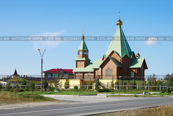 Свято-Троицкая церковь. Город Полярные Зори (2012 год). Стоковое фото, фотограф Александр Романов / Фотобанк Лори