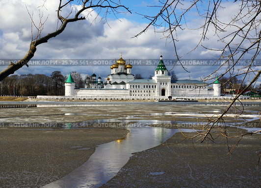 Свято-Троицкий Ипатьевский мужской монастырь, spring landscape (2016 год). Стоковое фото, фотограф ElenArt / Фотобанк Лори