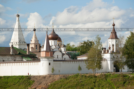 Свято-Успенский мужской монастырь на левом берегу Волги в городе Старица (2007 год). Стоковое фото, фотограф Михаил Ворожцов / Фотобанк Лори