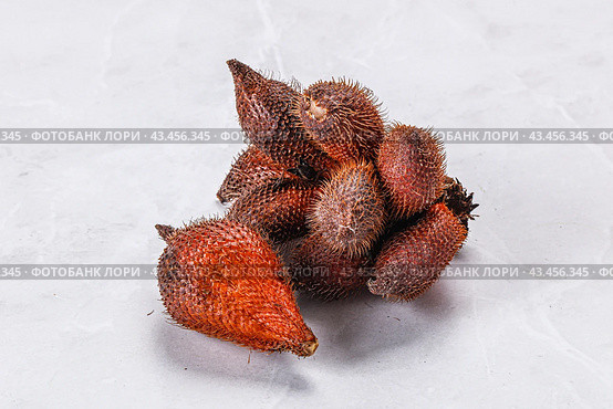 Sweet tropical exotic fruit - sala. Стоковое фото, фотограф Андрей Старостин / Фотобанк Лори