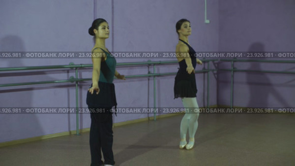 Танцующие балерины. Стоковое видео, видеограф Виктор Аллин / Фотобанк Лори