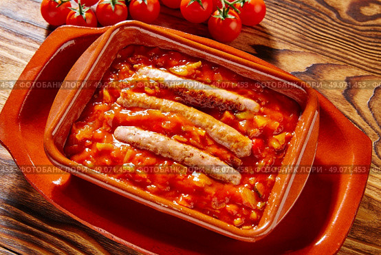 Tapas pisto con tomate ratatouille and sausage from Spain. Стоковое фото, агентство Ingram Publishing / Фотобанк Лори