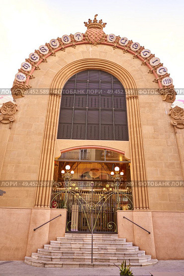 Tarragona Mercado Publico central market in Catalonia modernist style. Стоковое фото, агентство Ingram Publishing / Фотобанк Лори