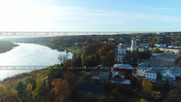 Таруса и река Ока с дрона (2022 год). Редакционное видео, видеограф Евгений Ковалев / Фотобанк Лори