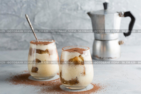 tasty tiramisu cake glasses. Стоковое фото, агентство Ingram Publishing / Фотобанк Лори