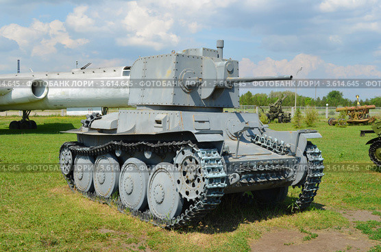 Технический музей ВАЗа. Легкий танк PzKpfW 38(t) Редакционное фото, фотограф Staryh Luiba / Фотобанк Лори