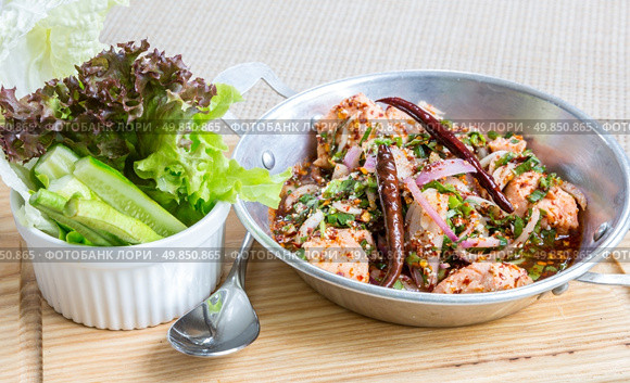 Thai Style Spicy Salmon salad with fresh vegetable. Стоковое фото, агентство Ingram Publishing / Фотобанк Лори