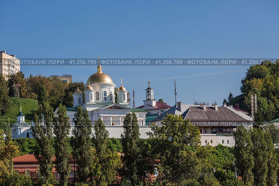 The Annunciation Monastery. The oldest monastery in Nizhny Novgorod. View of the monastery from the Oka River. Russia. Nizhny Novgorod, August 2023. Стоковое фото, фотограф Photojuli / Фотобанк Лори