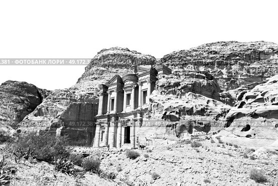 the antique site of petra in jordan the monastery  beautiful wonder of the world. Стоковое фото, агентство Ingram Publishing / Фотобанк Лори