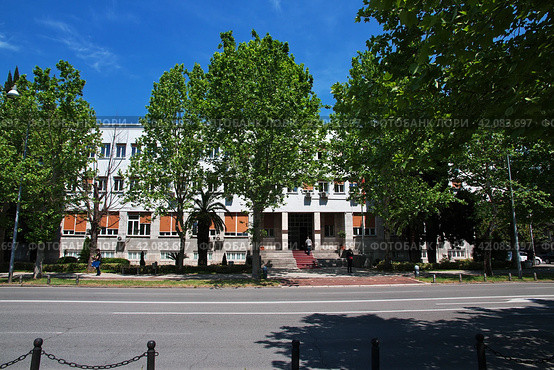 The building in Podgorica city, Montenegro (2018 год). Стоковое фото, фотограф Сергей Стрелков / Фотобанк Лори