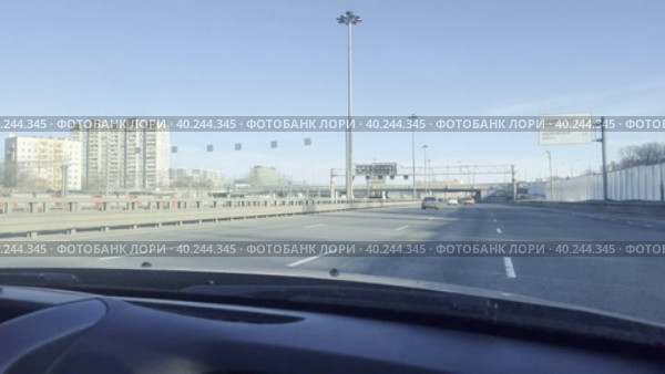 The eastern road chord in the area of Kuskovo Park. View from the windshield of the car while driving. Moscow. 25.03.2023. Редакционное видео, видеограф Ярославский Максим / Фотобанк Лори